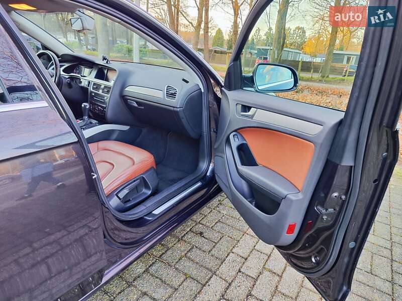 Седан Audi A4 2010 в Львові