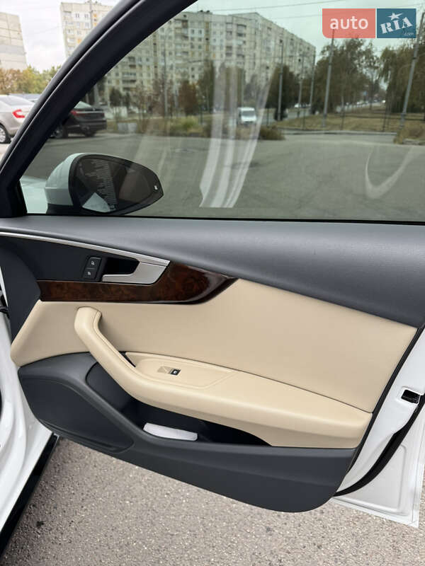 Седан Audi A4 2017 в Харькове