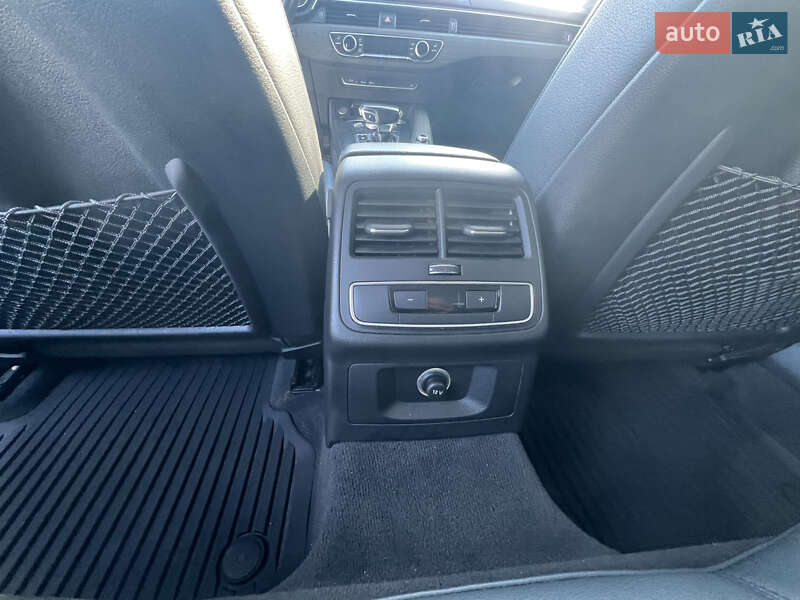 Седан Audi A4 2019 в Киеве