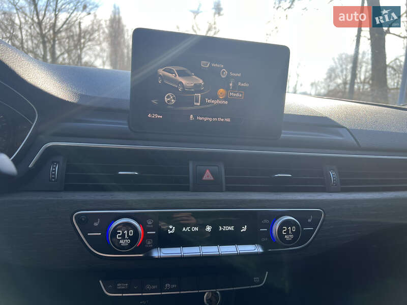 Седан Audi A4 2019 в Киеве