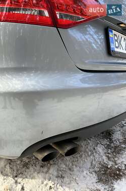 Седан Audi A4 2011 в Вишневом