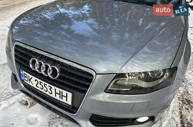 Седан Audi A4 2011 в Вишневом