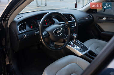 Седан Audi A4 2013 в Львове