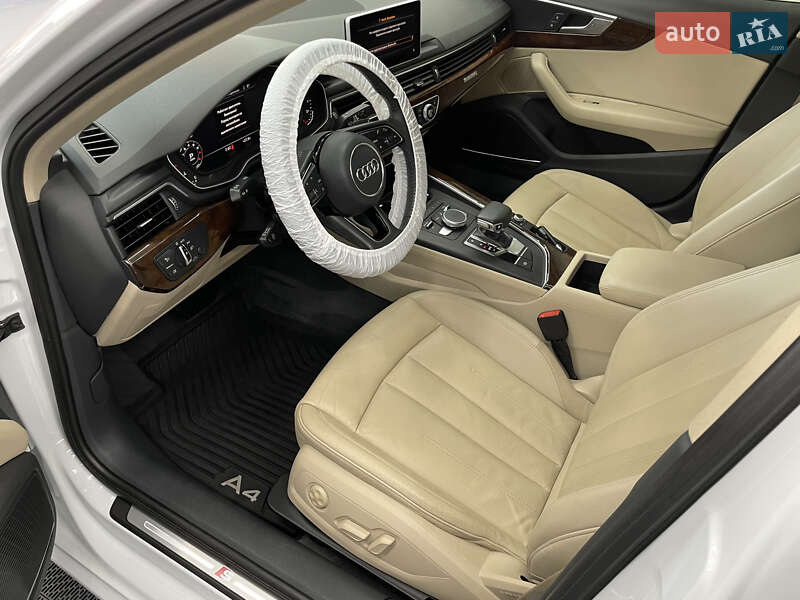 Седан Audi A4 2017 в Ужгороде