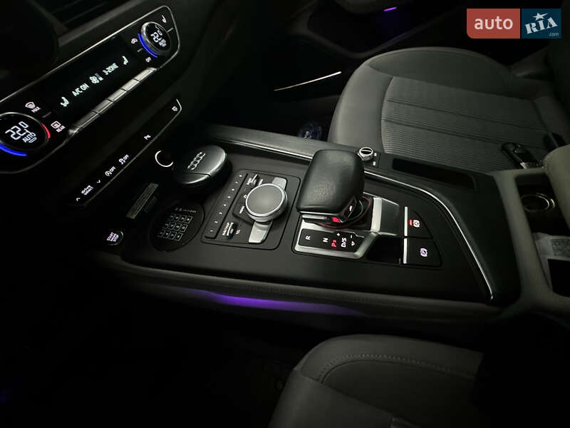 Седан Audi A4 2016 в Ужгороді