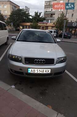 Седан Audi A4 2004 в Могилев-Подольске