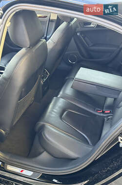 Седан Audi A4 2015 в 