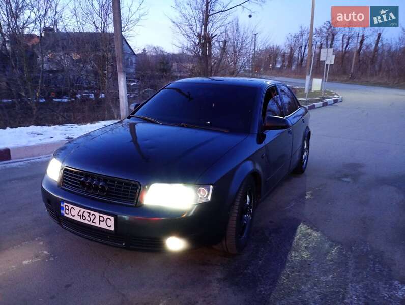 Седан Audi A4 2003 в Мирополе