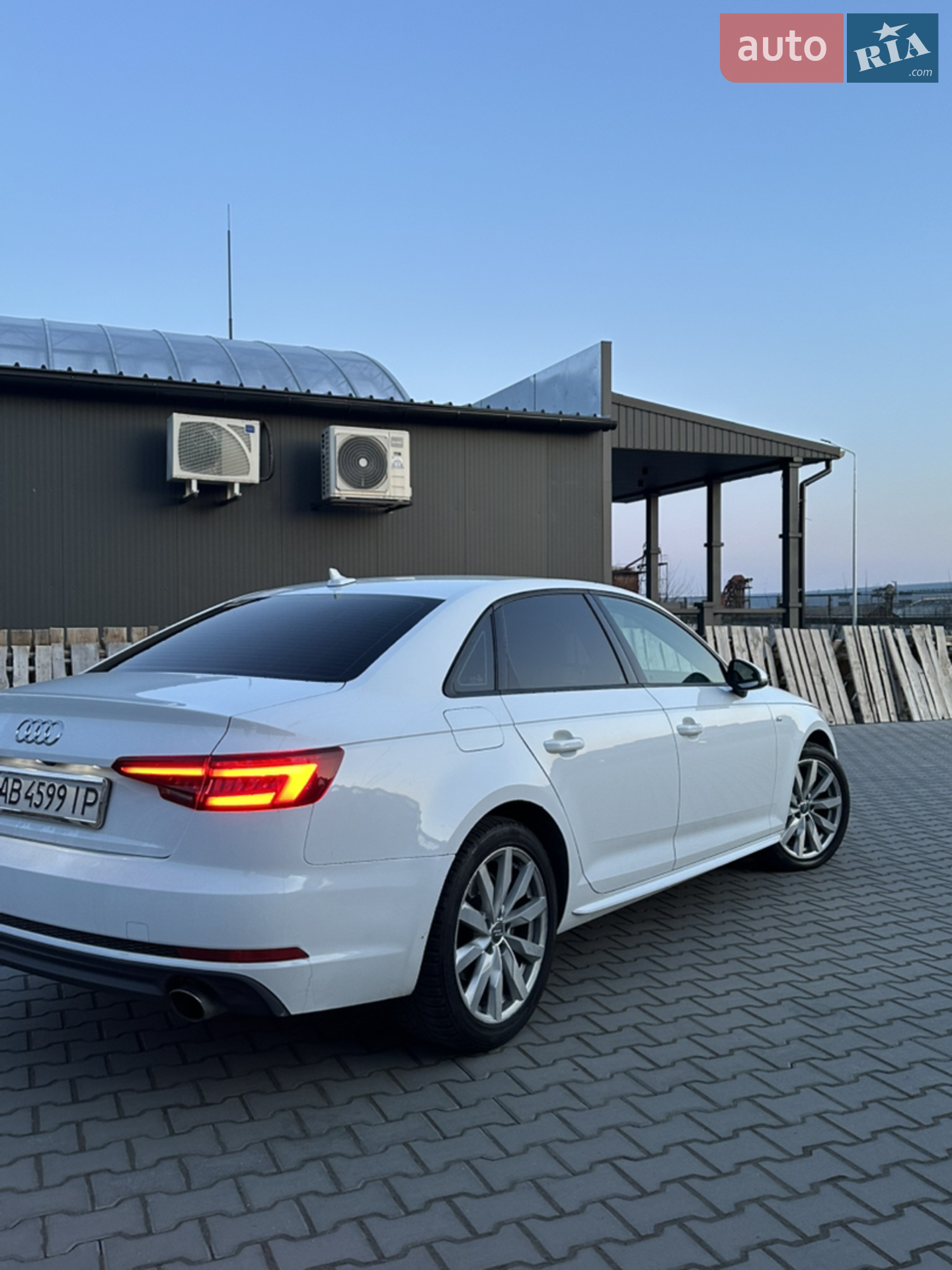2017 Audi A4 - мініатюра 10