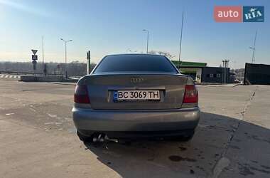 Седан Audi A4 1996 в 