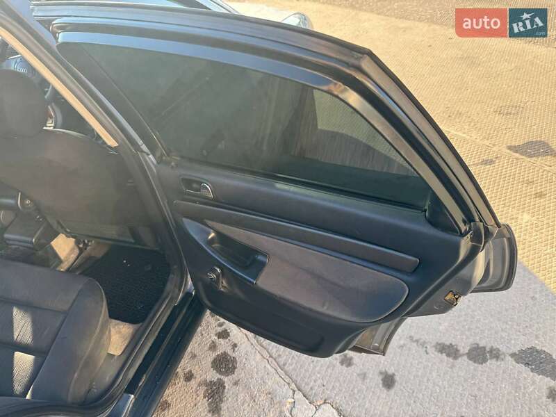 Седан Audi A4 1996 в Ходорове