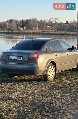 Седан Audi A4 2003 в 