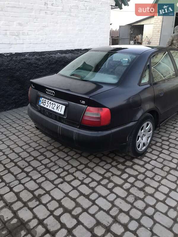 Седан Audi A4 1997 в Хмельнике