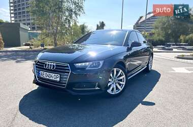 Седан Audi A4 2018 в Дніпрі