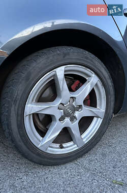 Седан Audi A4 2011 в Сваляве