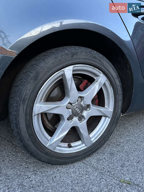Седан Audi A4 2011 в Сваляве