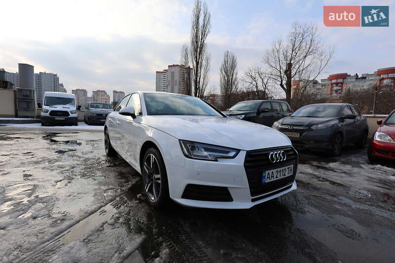 Седан Audi A4 2017 в Киеве