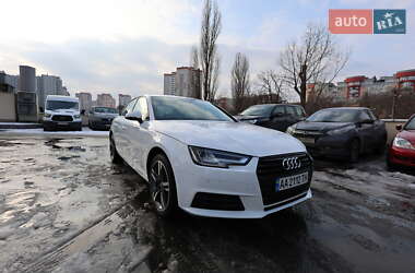 Седан Audi A4 2017 в 