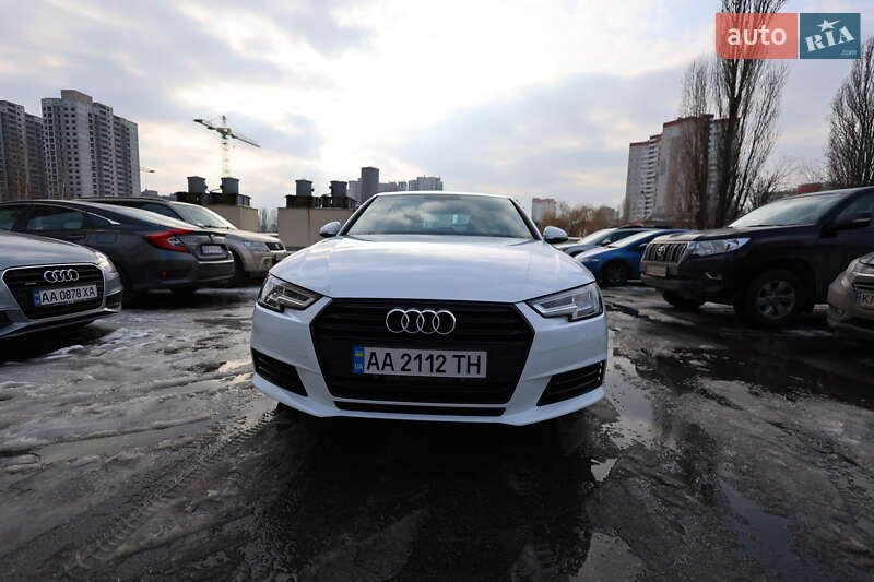 Седан Audi A4 2017 в Киеве