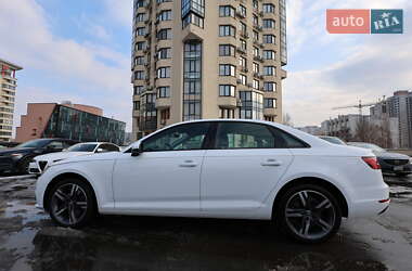 Седан Audi A4 2017 в 
