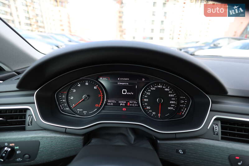Седан Audi A4 2017 в Киеве