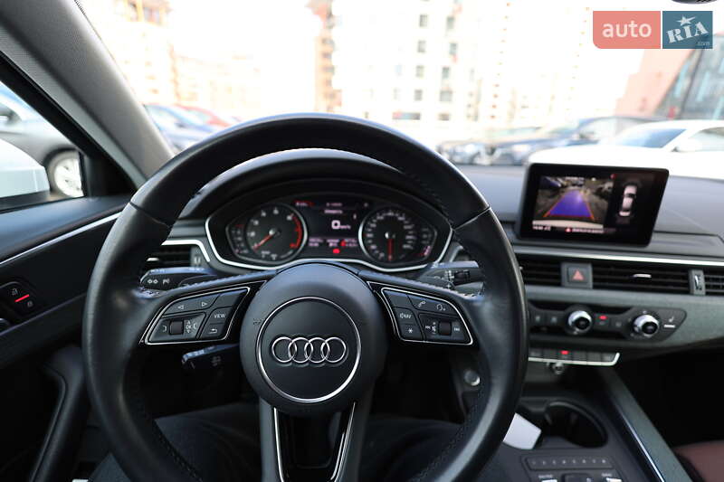 Седан Audi A4 2017 в Киеве