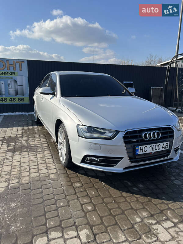 Седан Audi A4 2012 в 