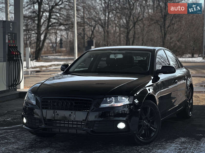 Седан Audi A4 2010 в Дніпрі