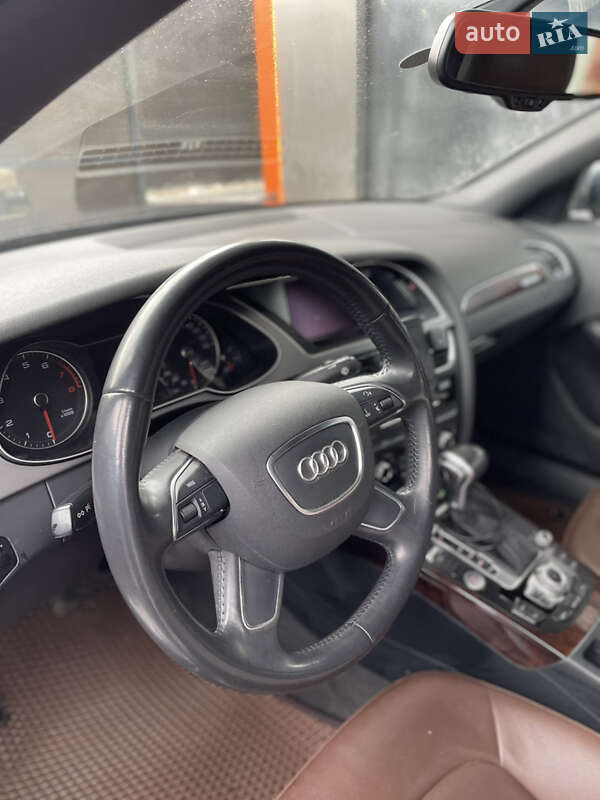 Седан Audi A4 2013 в Харькове
