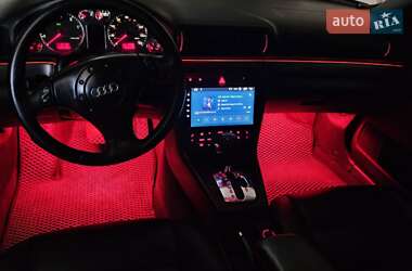 Седан Audi A4 2000 в 