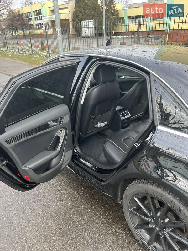 Седан Audi A4 2015 в Киеве