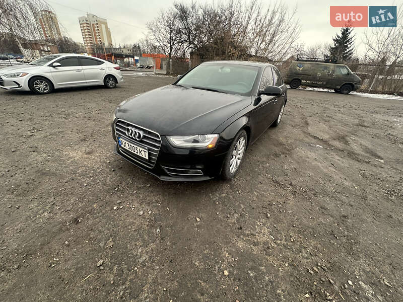 Седан Audi A4 2012 в 