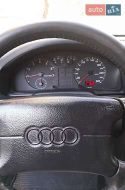 Седан Audi A4 1997 в 
