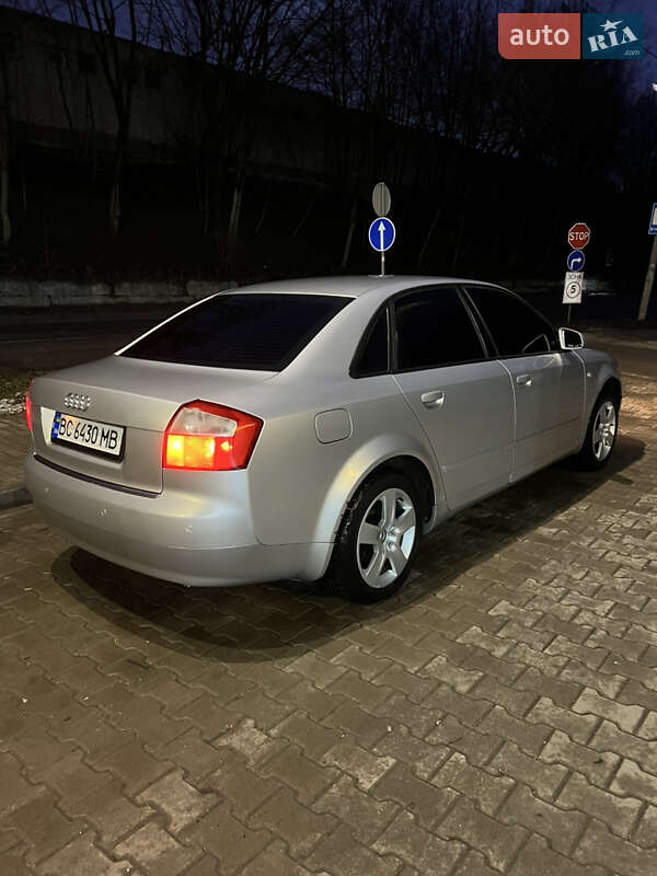 Седан Audi A4 2004 в Львове