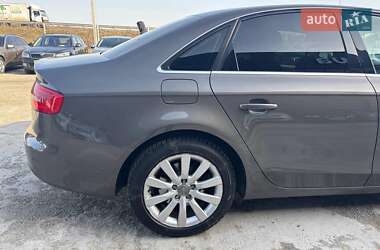 Седан Audi A4 2013 в 