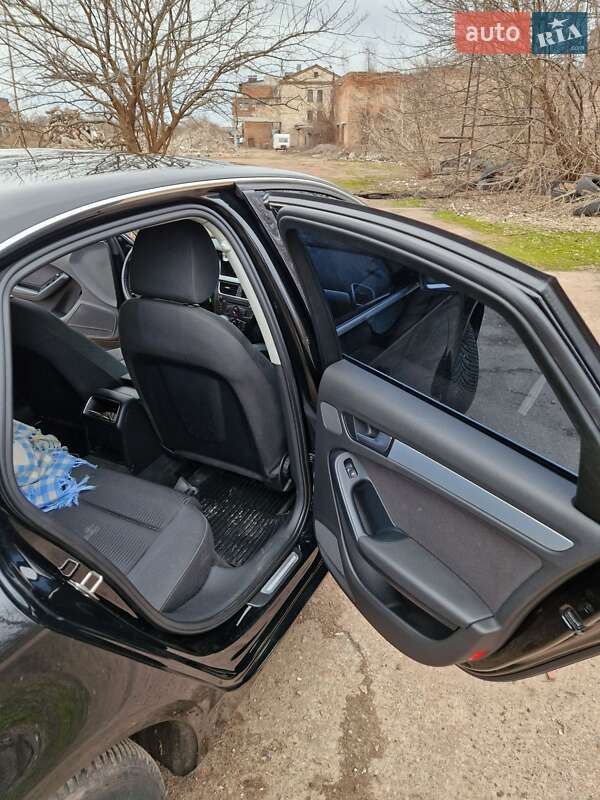 Седан Audi A4 2010 в Чернігові