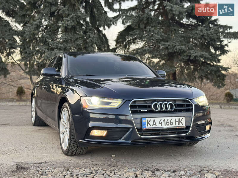 Седан Audi A4 2013 в Дрогобыче