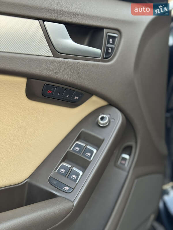 Седан Audi A4 2013 в Дрогобыче