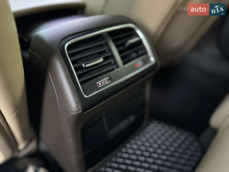 Седан Audi A4 2013 в Дрогобыче