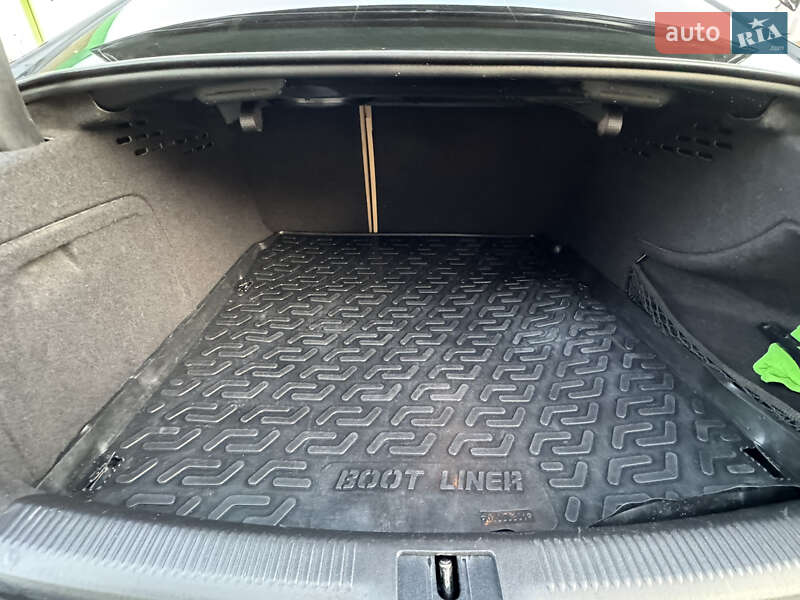Седан Audi A4 2013 в Дрогобыче