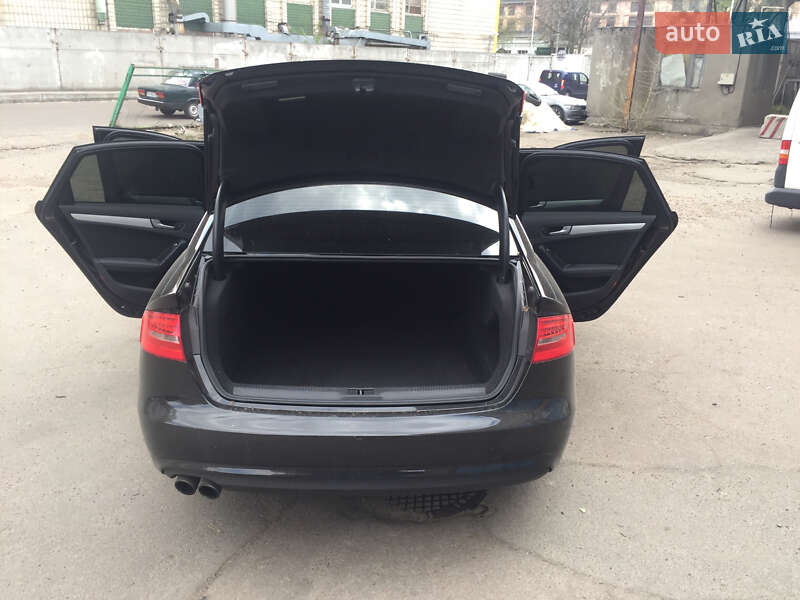 Седан Audi A4 2012 в Киеве