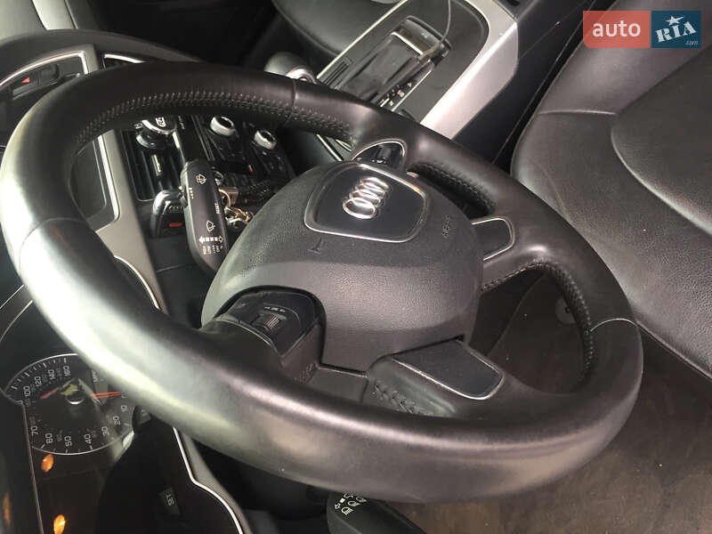 Седан Audi A4 2012 в Киеве