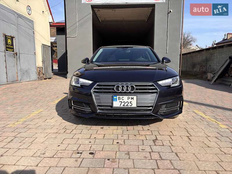 Седан Audi A4 2018 в Львове