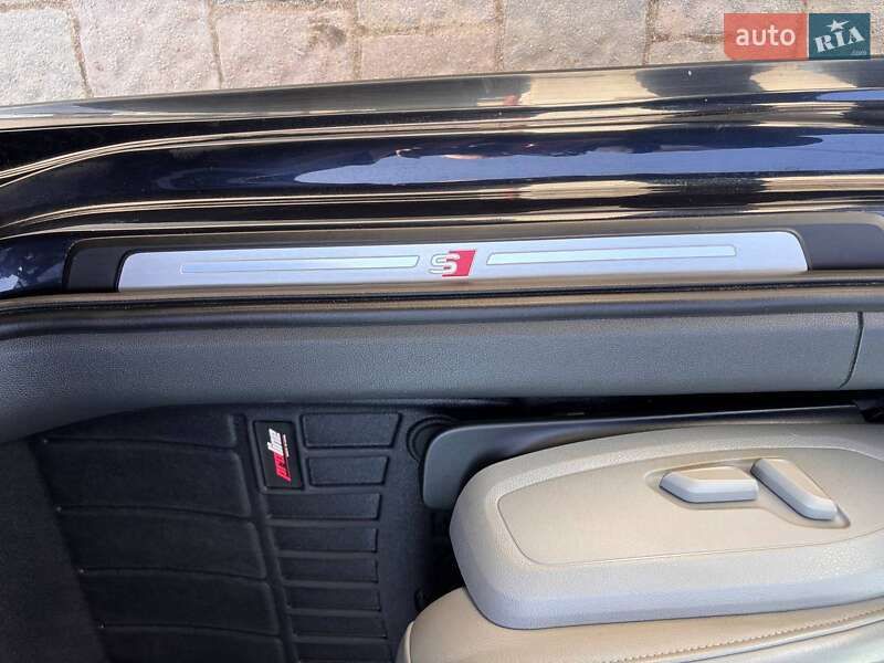 Седан Audi A4 2018 в Львове