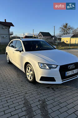 Универсал Audi A4 2018 в 