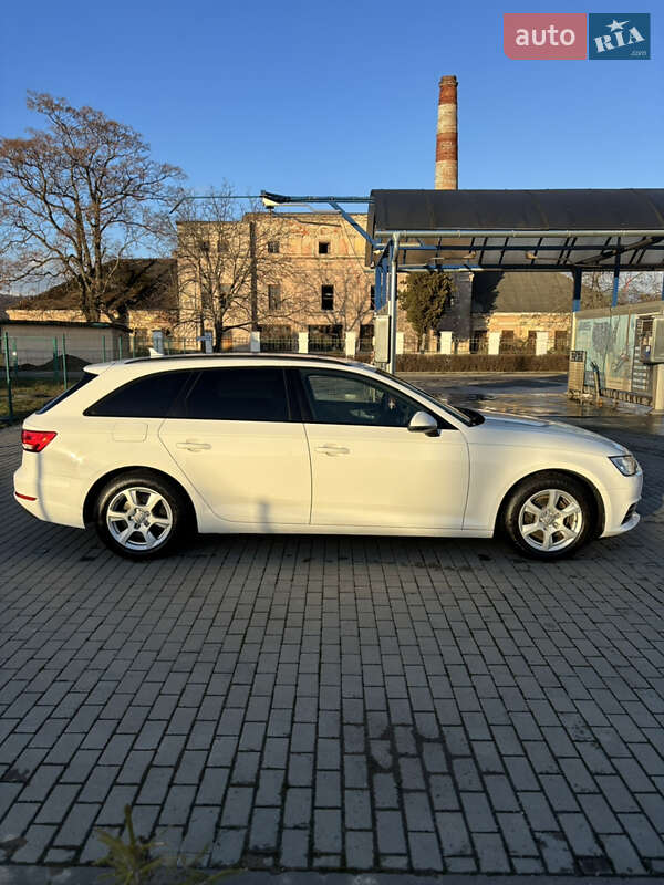 Универсал Audi A4 2018 в Мукачево