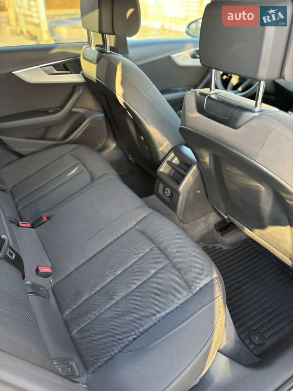 Универсал Audi A4 2018 в Мукачево