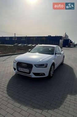 Седан Audi A4 2012 в 