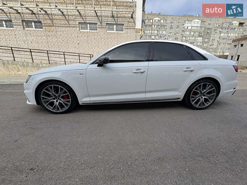 Седан Audi A4 2018 в Николаеве