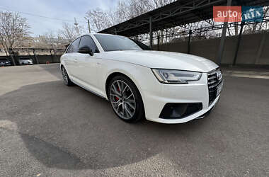 Седан Audi A4 2018 в 